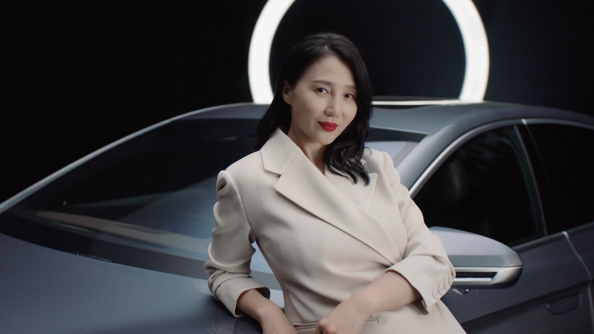 阿朵 | 尊龙凯时木兰荟首位女性挚友，新民族音乐人